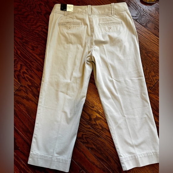 Loft Julie capris new with tags women size 8. Khaki capris. NEW! - Picture 2 of 9